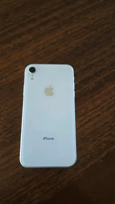 iPhone XR en buen estado color blanco - miniatura 2