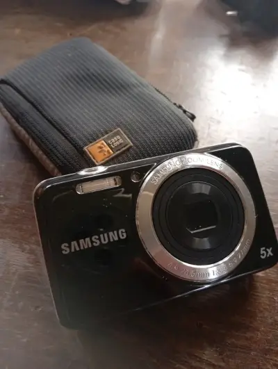 Cámara digital Samsung ES80 con funda - miniatura 2
