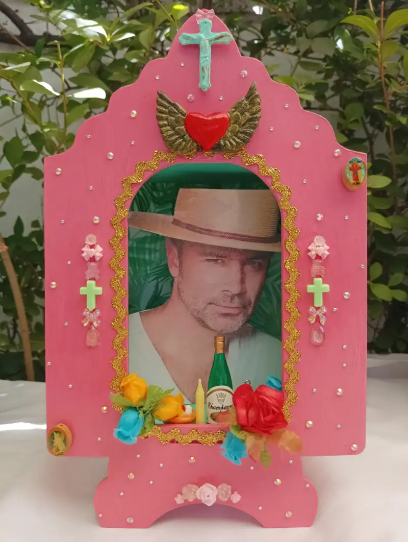 Nicho altar de Felipe Camiroaga - 1