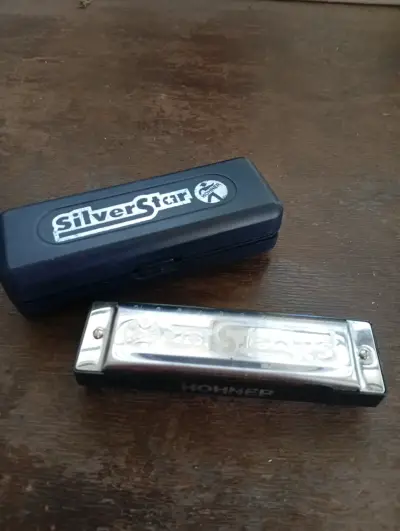 Armónica Hohner Silver Star con estuche - miniatura 1