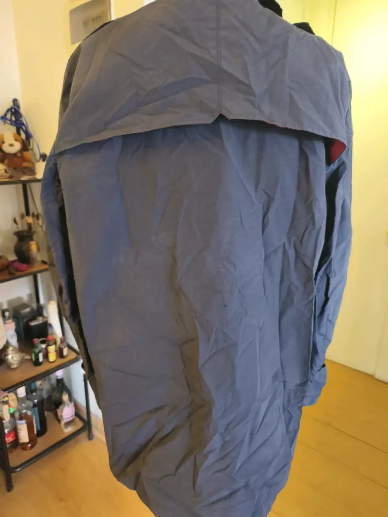 Abrigo azul para hombre con botones - 3