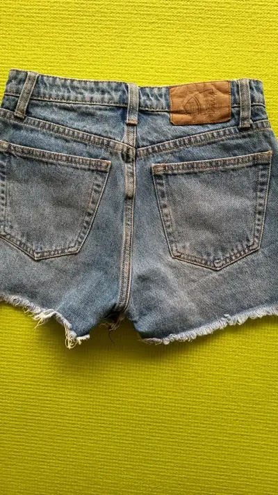 Shorts de mezclilla Americano desgastados - miniatura 3