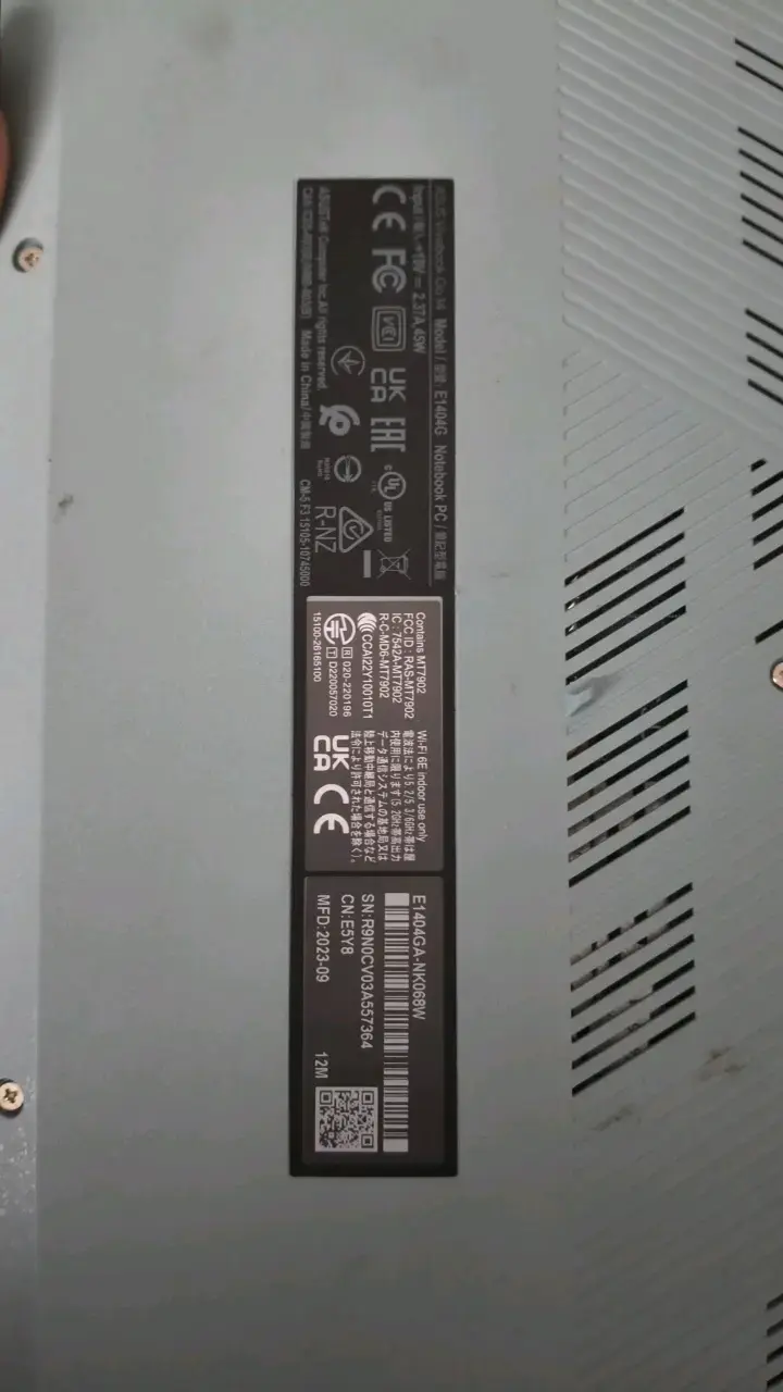 Laptop ASUS VivoBook con pantalla amplia - 2