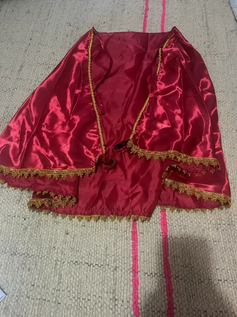 Trajr nortino talla 8 con Capa Roja - 2