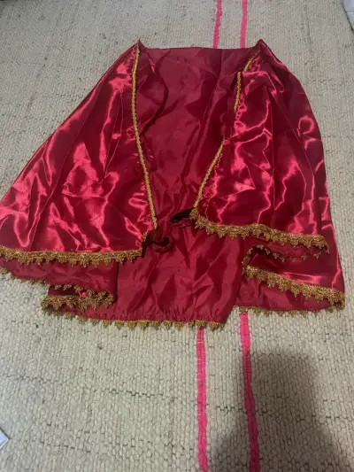 Trajr nortino talla 8 con Capa Roja - miniatura 2