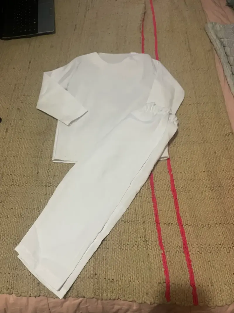 Trajr nortino talla 8 con Capa Roja - 3