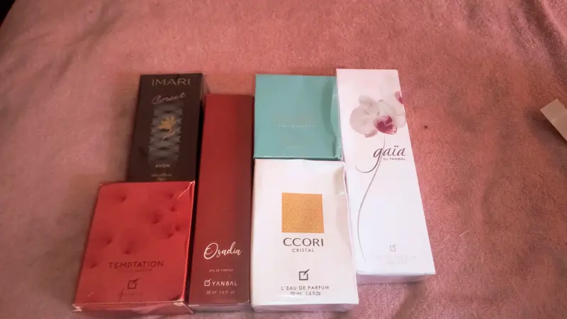 Set de perfumes variados Avon y Yanbal