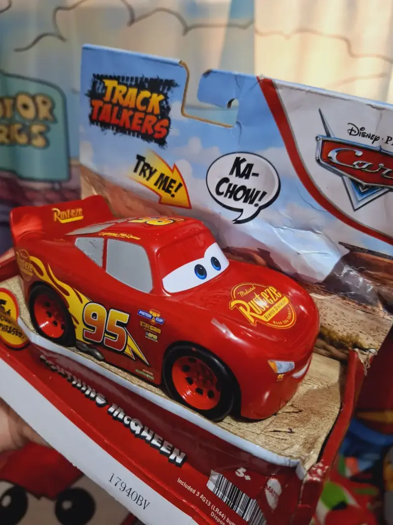 Auto de juguete Rayo McQueen con sonido - 1