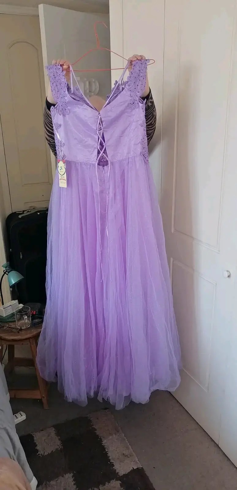 Vestido largo de fiesta lila con encaje