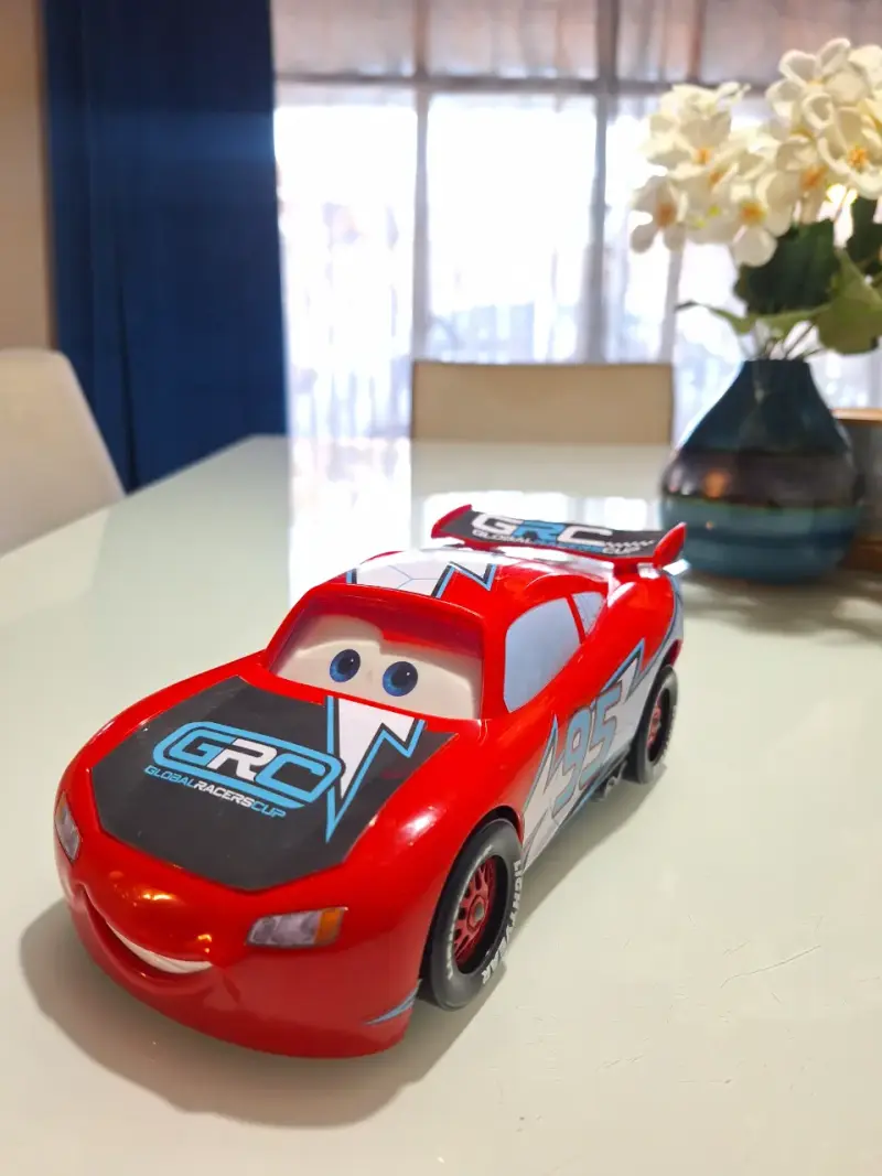 Auto de cars, rayo mcquee GRC con diseño deportivo - 2