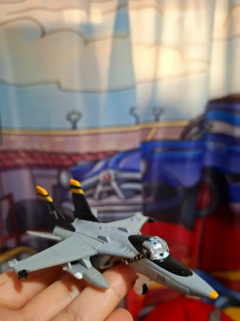 Avión de juguete gris, cars aviones metalico - 1