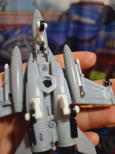 Avión de juguete gris, cars aviones metalico - miniatura 3