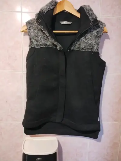 Chaleco sin mangas marca they North Face - miniatura 1