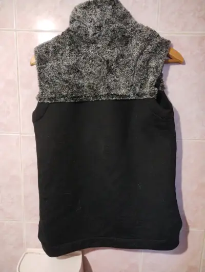Chaleco sin mangas marca they North Face - miniatura 3