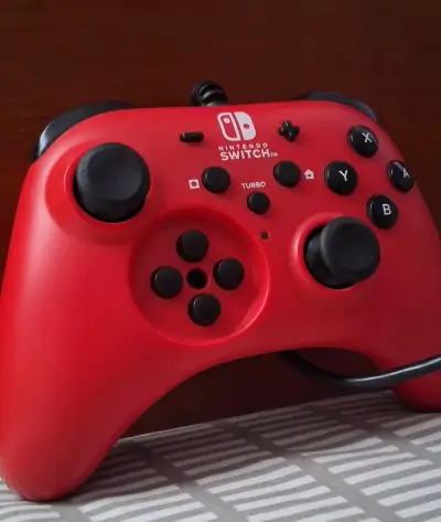 Mando horipad S Rojo para Switch con Cable USB - miniatura 2