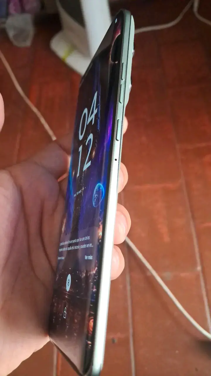 Smartphone Motorola edge 60 pr con pantalla AMOLED - 3