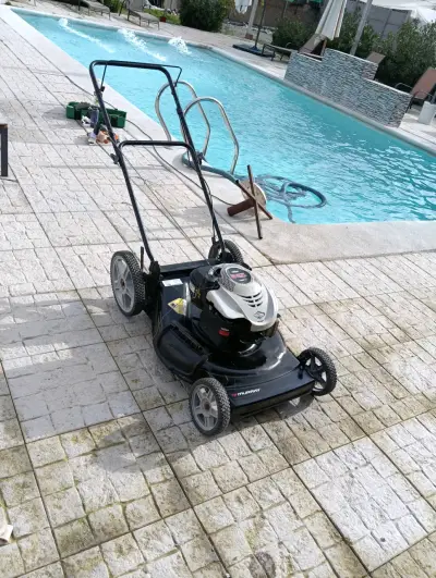 Cortacésped a gasolina Murray en buen estado - miniatura 2