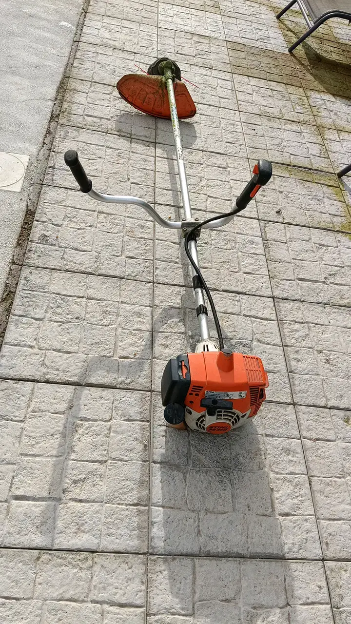 Desbrozadora a gasolina Stihl FS 280 en buen estado - 4