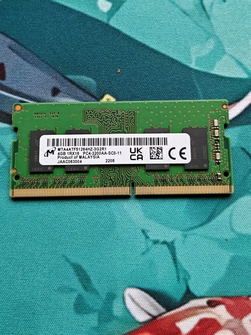 Memoria RAM 4GB DDR4 para Laptop - 1