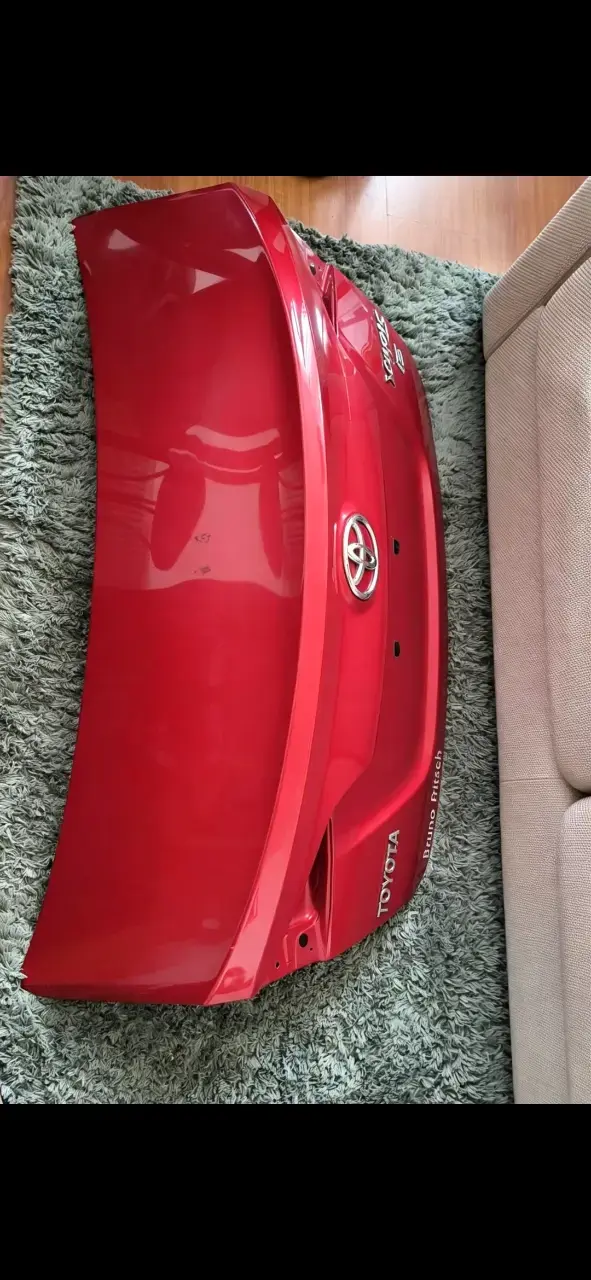 Maletero trasero rojo para Toyota Yaris - 2