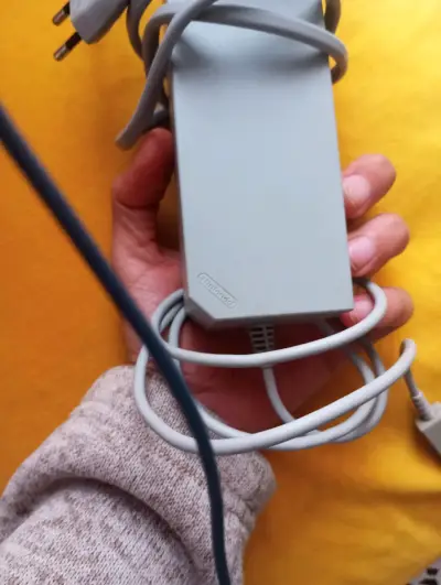 Adaptador de corriente Wii Nintendo original - miniatura 3