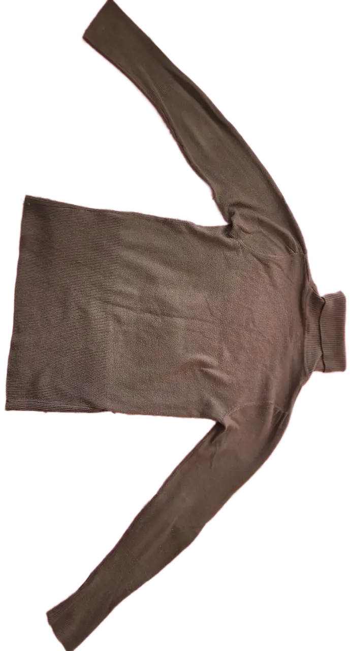 Suéter de cuello alto marrón para mujer