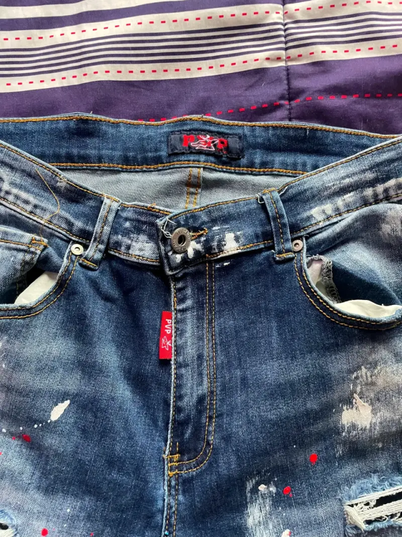 Jeans de hombre desgastados con estilo moderno - 3