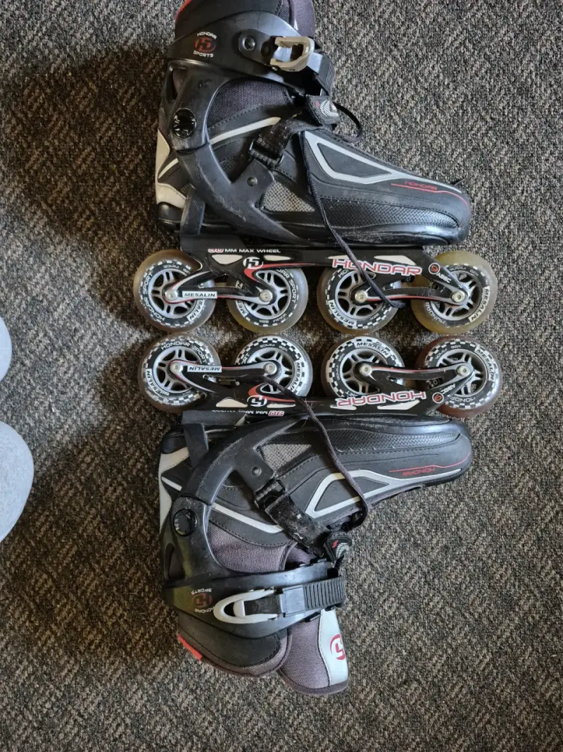 Patines en línea Hondar negros con ruedas de 90mm - 1