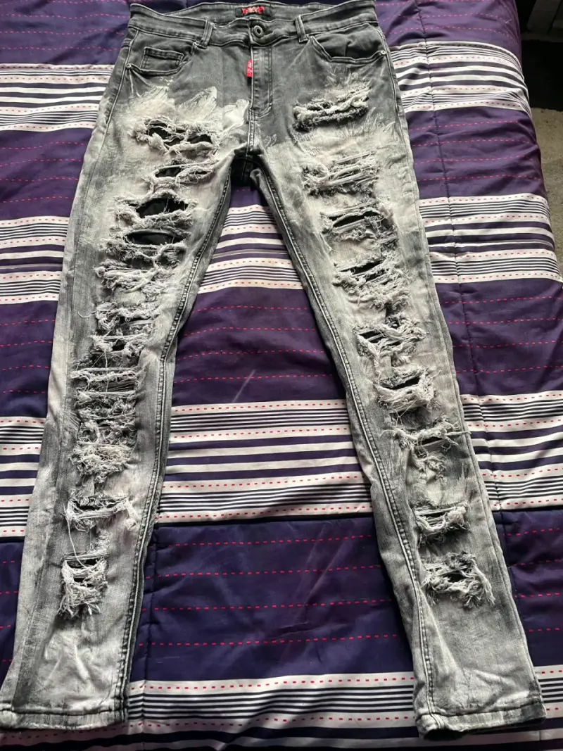 Jeans de hombre desgastados con estilo moderno - 2