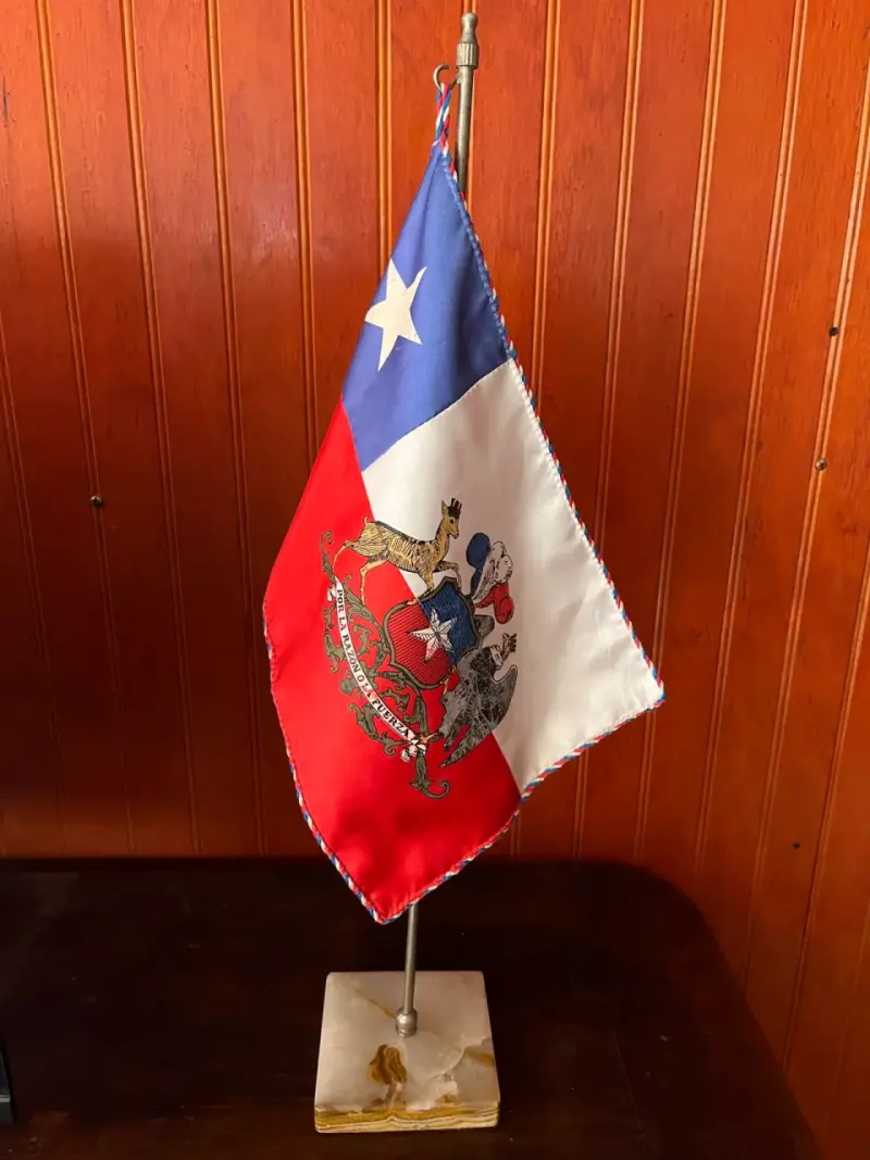 Bandera de Chile con base de mármol escritorio - 1