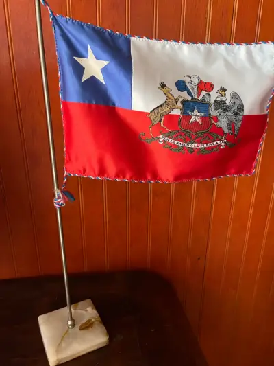 Bandera de Chile con base de mármol escritorio - miniatura 2