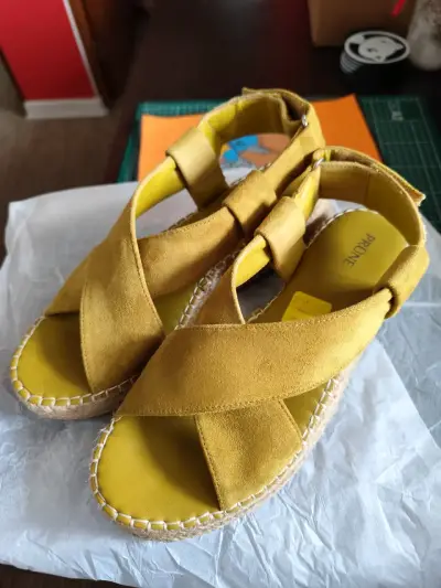 Sandalias amarillas de plataforma Prüne - miniatura 1