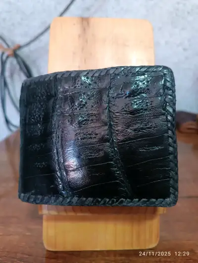 Billetera de cuero negro estilo cocodrilo - miniatura 3