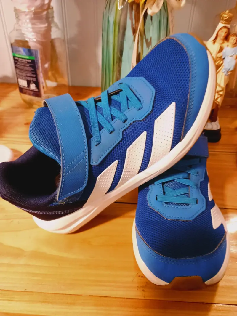 Zapatillas deportivas azules para niños con velcro - 2