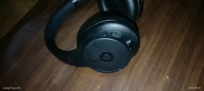 Auriculares inalámbricos negros con Bluetooth - miniatura 2