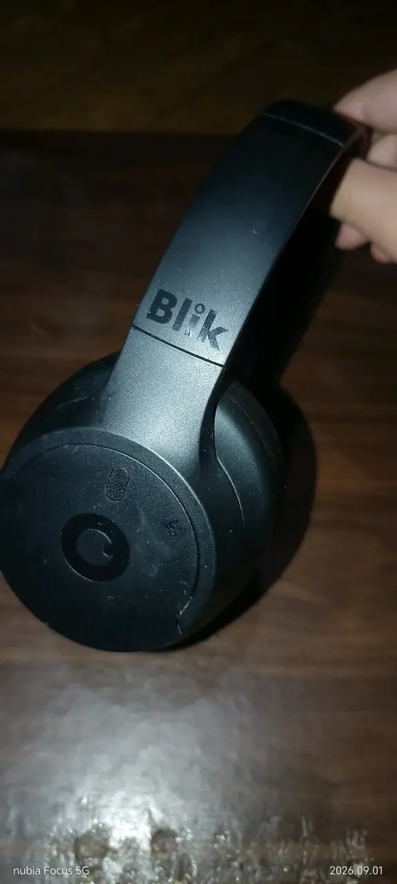 Auriculares inalámbricos negros con Bluetooth - 5