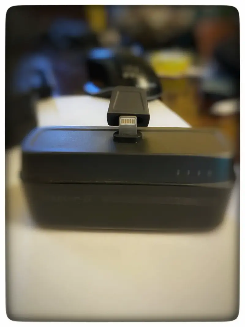 Cargador portátil con conector Lightning