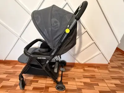 Coche de bebé Maxi-Cosi plegable gris - miniatura 1