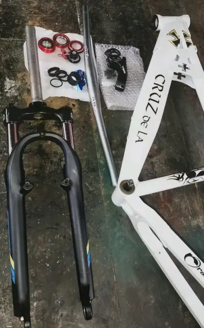 Marco mtb con horquilla delantera y mas - miniatura 2