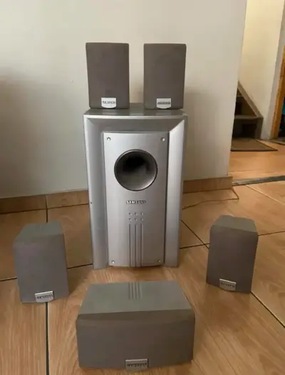 Sistema de Home Theater Samsung HT-DL100 con DVD - miniatura 2