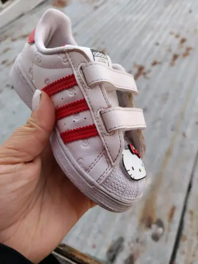 Zapatillas Adidas Hello Kitty para niñas - miniatura 2