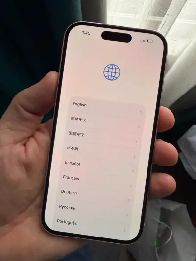 iPhone 15 en buen estado color rosa - miniatura 1