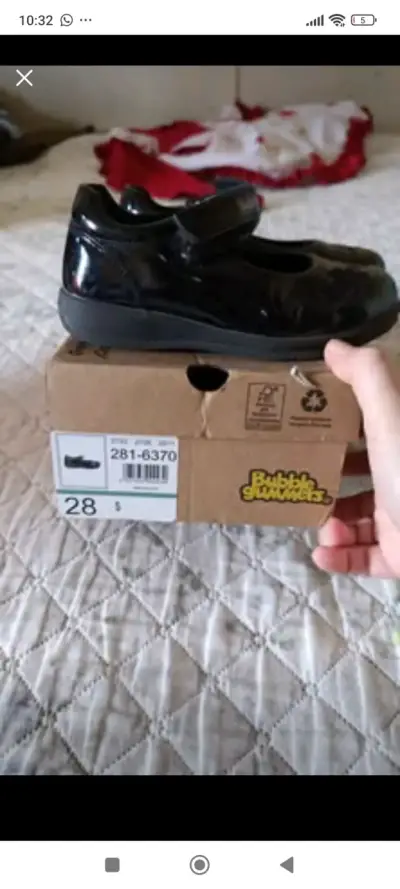 Zapatos escolares Bubblegummers negros talla 28 - miniatura 1