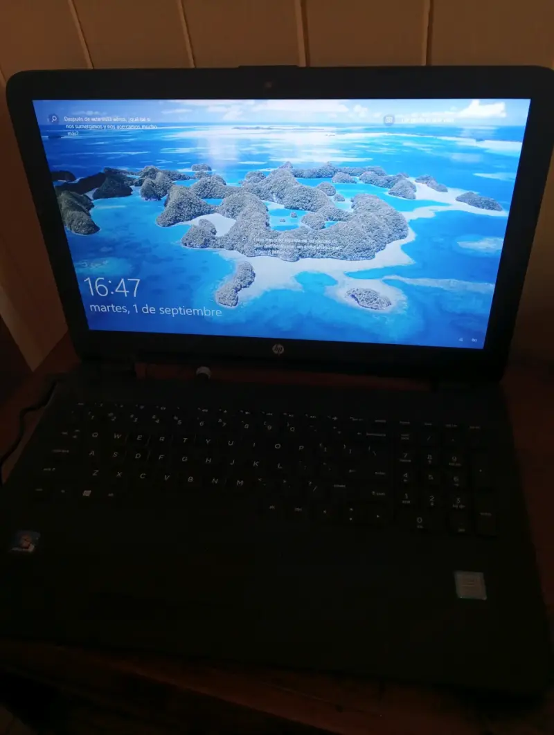 Notebook HP con pantalla de 15 pulgadas - 3