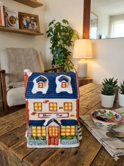 Casa  de cerámica estilo tienda de flores - miniatura 1