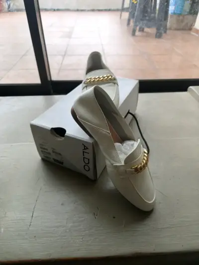Mocasines blancos con cadena dorada Aldo - miniatura 1