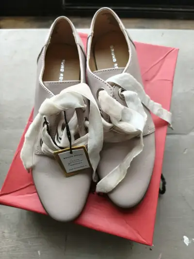 Zapatos de cuero taupe Bruno Rossi con lazo - miniatura 1