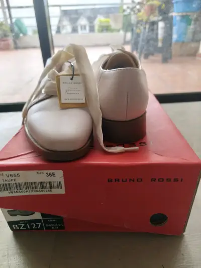 Zapatos de cuero taupe Bruno Rossi con lazo - miniatura 2