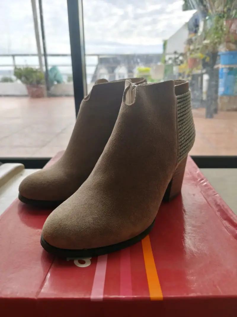Botines de gamuza marrón con tacón alto - 1