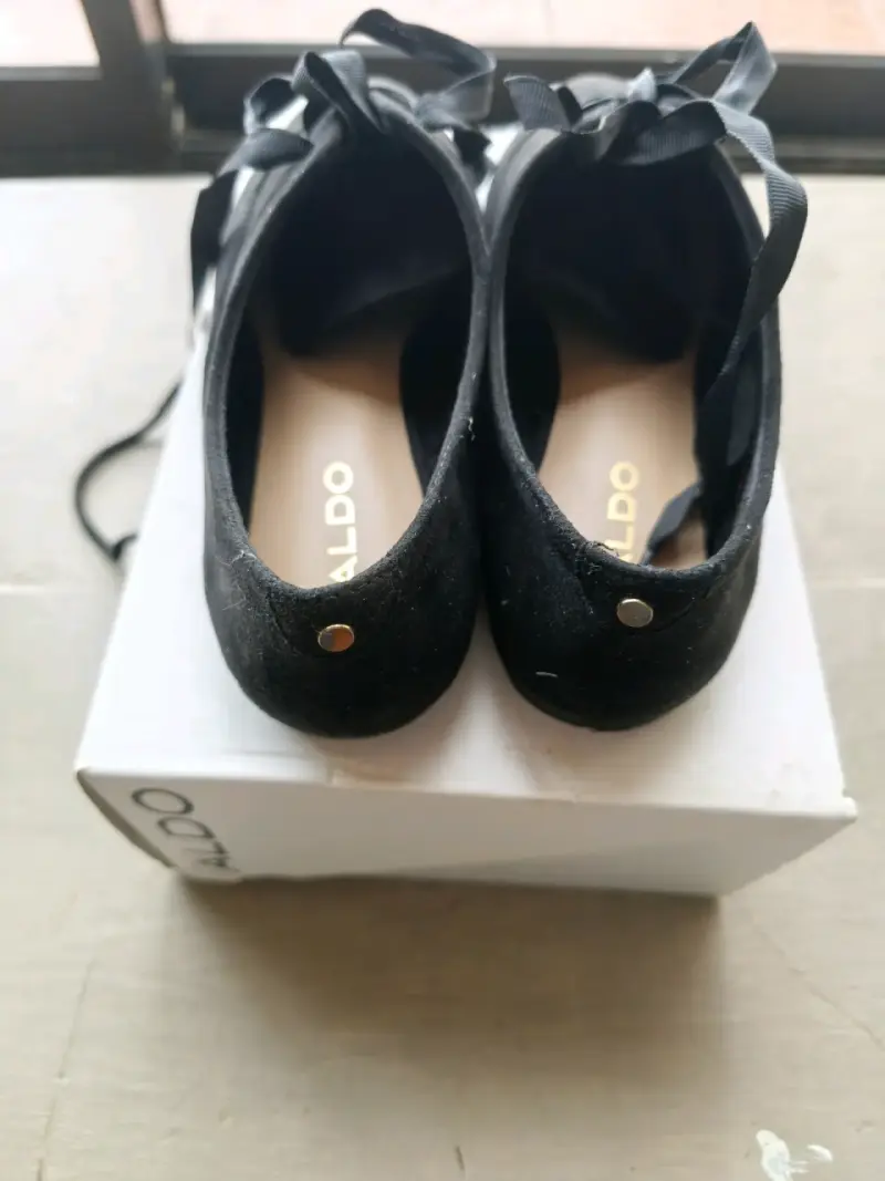 Zapatos planos negros Aldo para mujer - 4